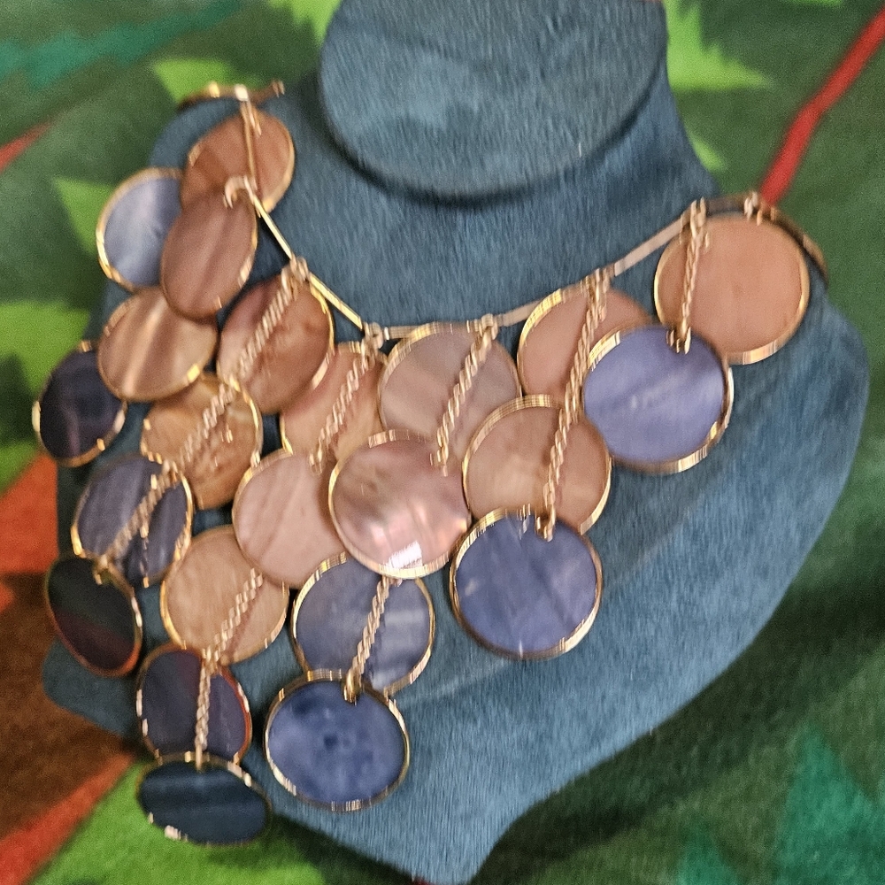 ANTHROPOLOGIE Tiered Seashell Necklace